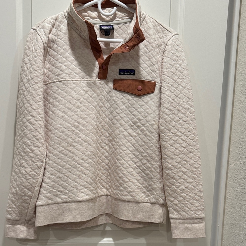 Patagonia Cream and Tan Quilted Women's Pullover